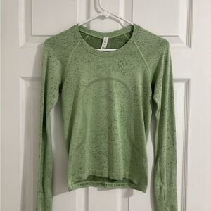 Lululemon Swiftly Tech 2.0 long sleeve size 4 (race length)